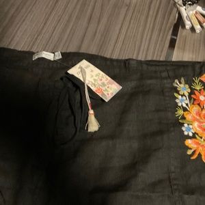 Johnny Was Sentrie linen shorts